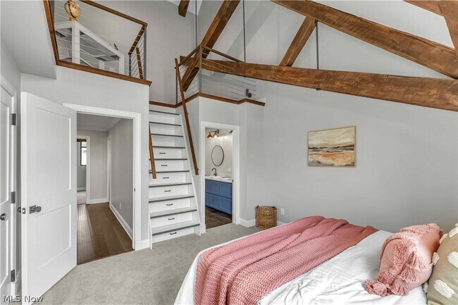 Building Photo - 2130 W 42nd St