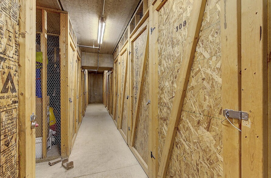 Building Photo - 530 Windstone Dr