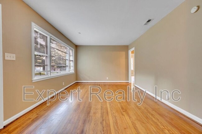 Building Photo - 1720 University Blvd