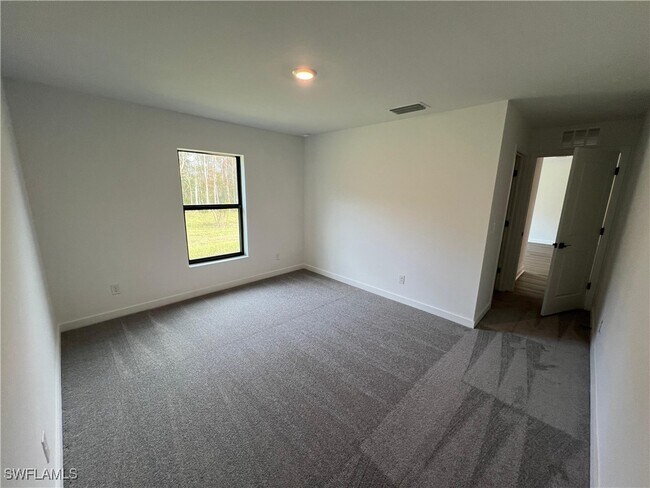 Building Photo - 868 Winwood Cir