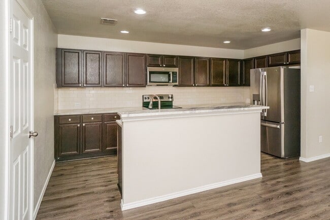 Building Photo - 6535 Davenport Bay