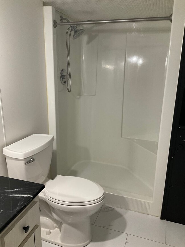 Building Photo - 33 Estates View Dr