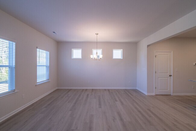 Building Photo - Beautiful Brand New 3 Bedroom 2.5 Bath Townhome in Hickory Glen!