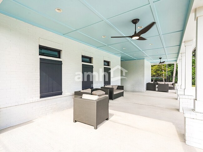 Building Photo - 238 Marin Dr