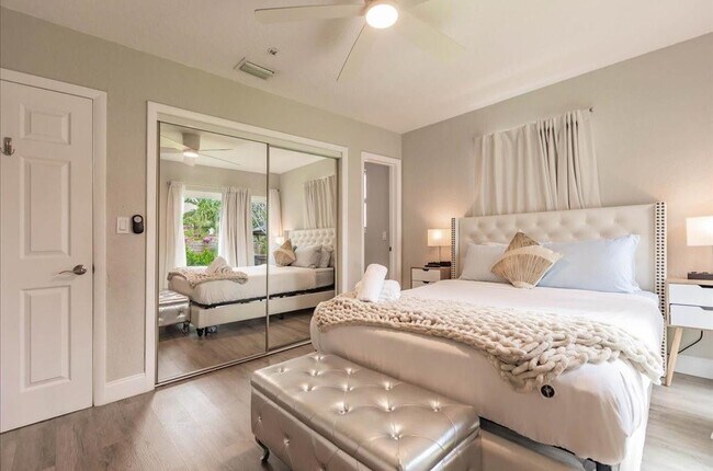 Building Photo - 422 Phippen Waiters Rd