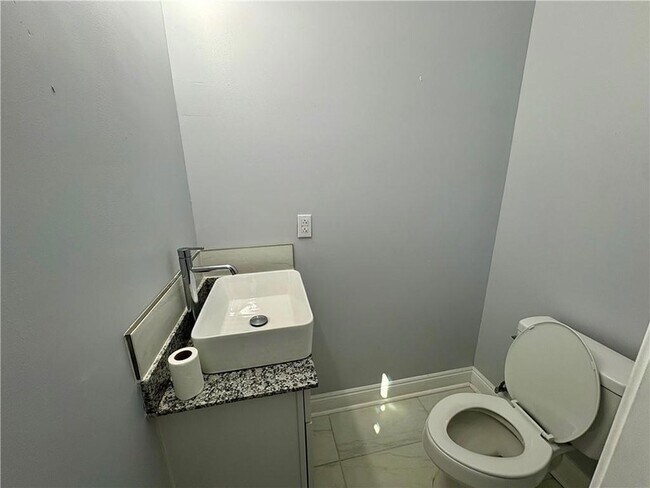 Building Photo - 3103 Cherry St