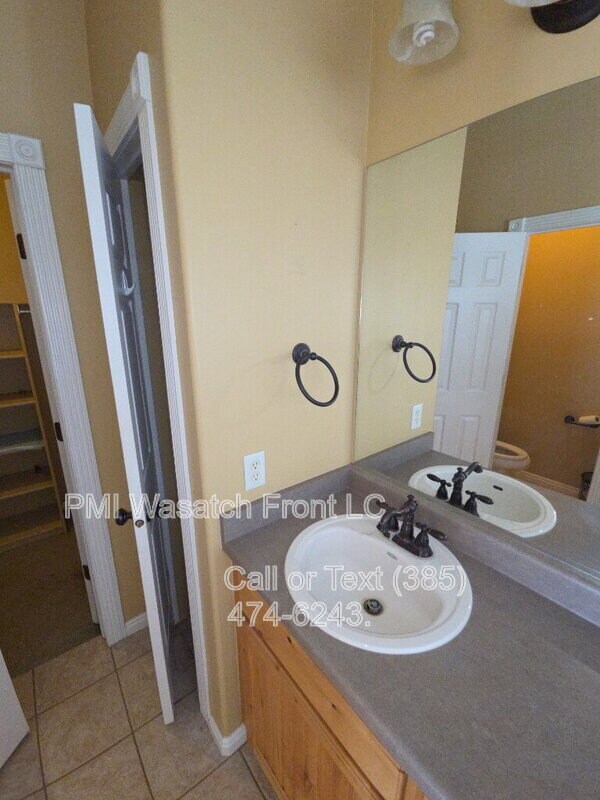 Building Photo - 5296 Ravenna Ct