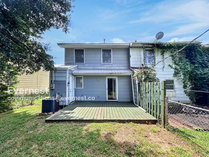 Building Photo - 2183 Cheshire Dr