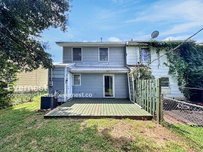 Building Photo - 2183 Cheshire Dr