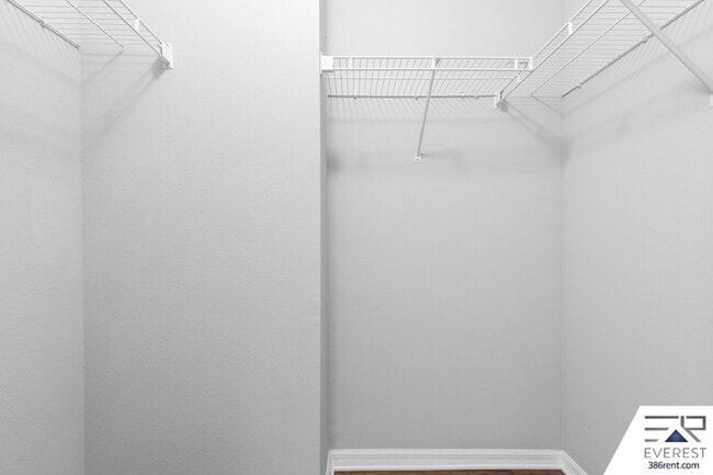 Building Photo - 7 Undermount Path E