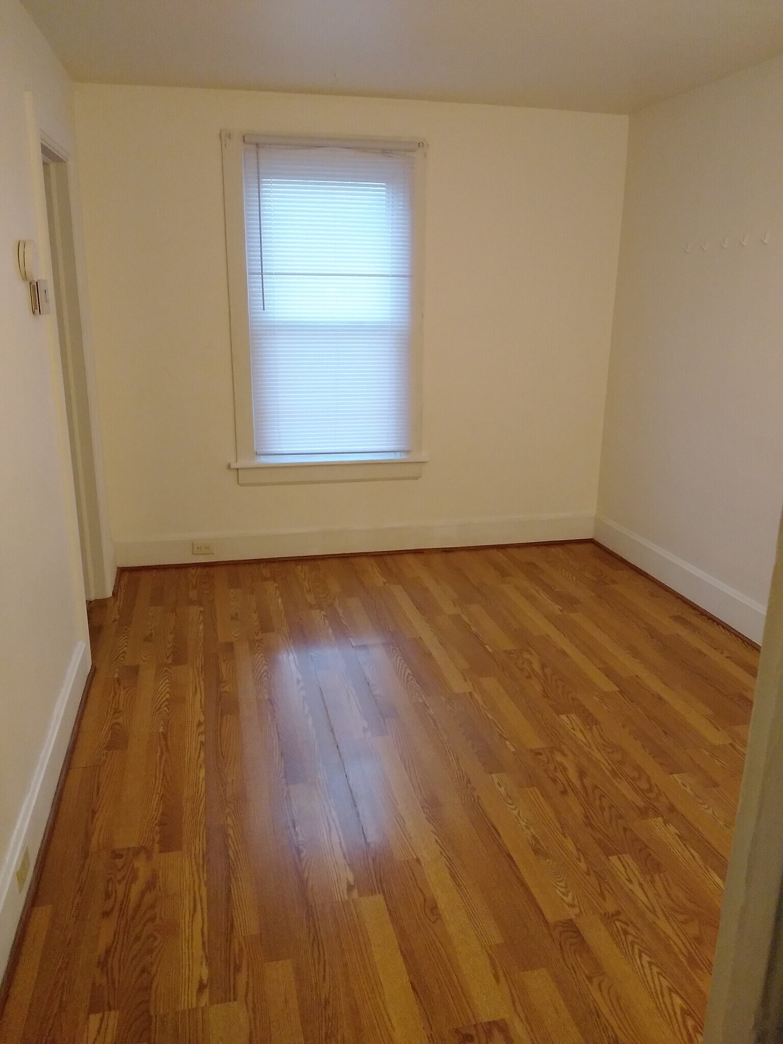 Building Photo - 1822 N Main St