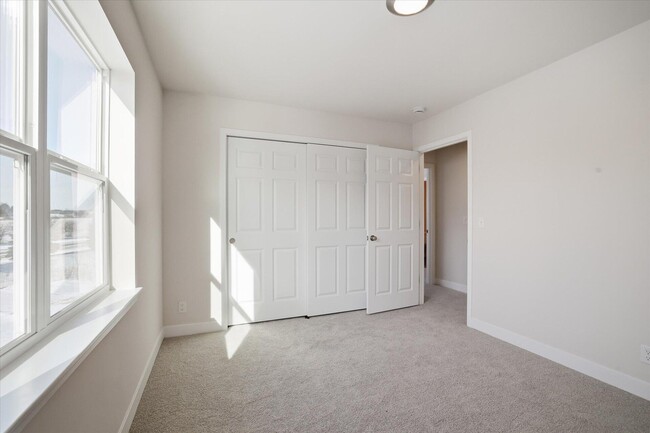 Building Photo - 330 Cattail Ct