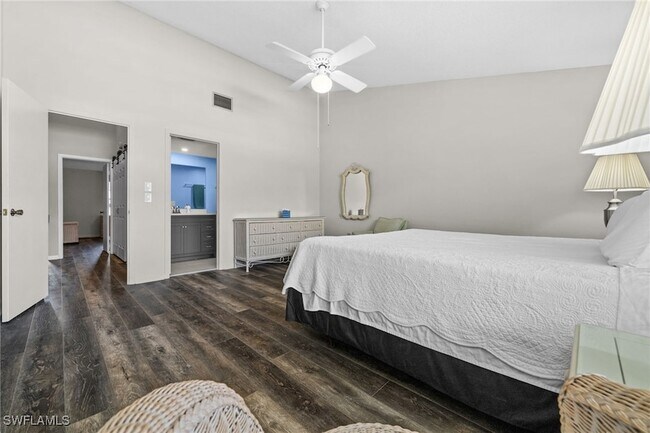 Building Photo - 833 Meadowland Dr