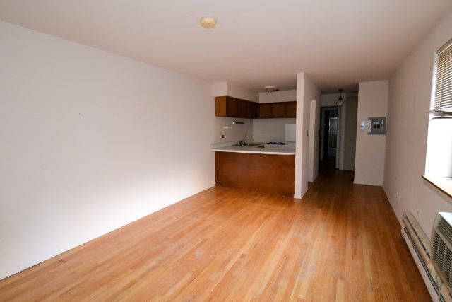Building Photo - 663 W Wrightwood Ave