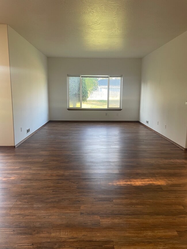 Building Photo - 221 W Frontier Trail