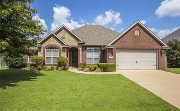 Building Photo - 4504 W Putting Green Dr