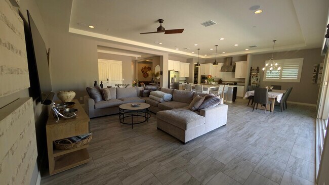 Building Photo - 11004 E Ajave Dr