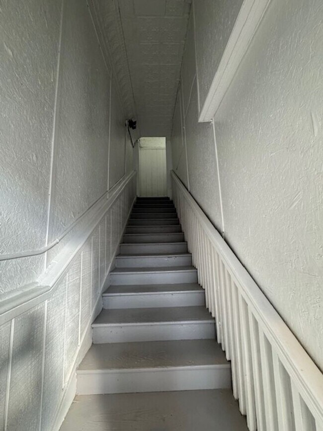 Building Photo - Commercial Building Downtown