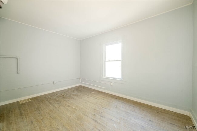 Building Photo - 42 E Cayuga St