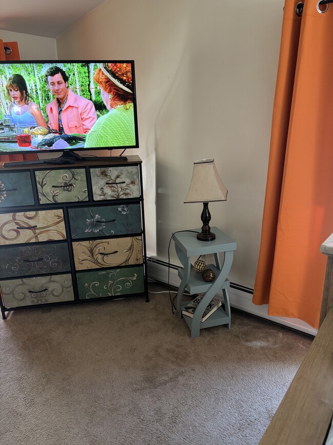 Building Photo - 285 Main St