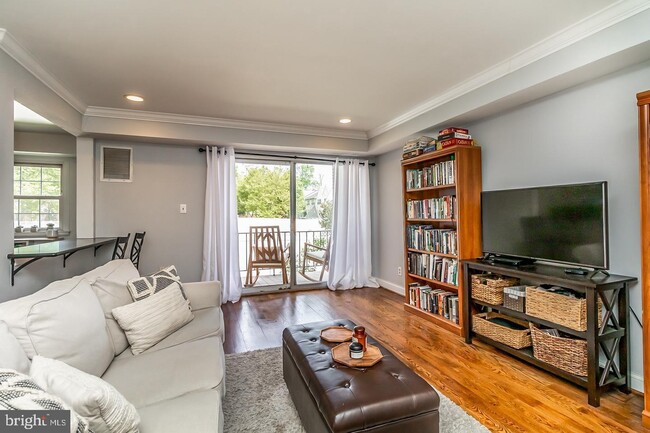 Building Photo - 355 Homeland Southway