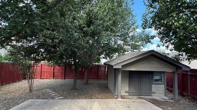 Building Photo - 5605 Clyde Ln