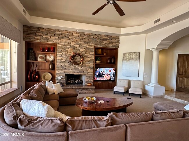 Building Photo - 5711 W Linda Ln