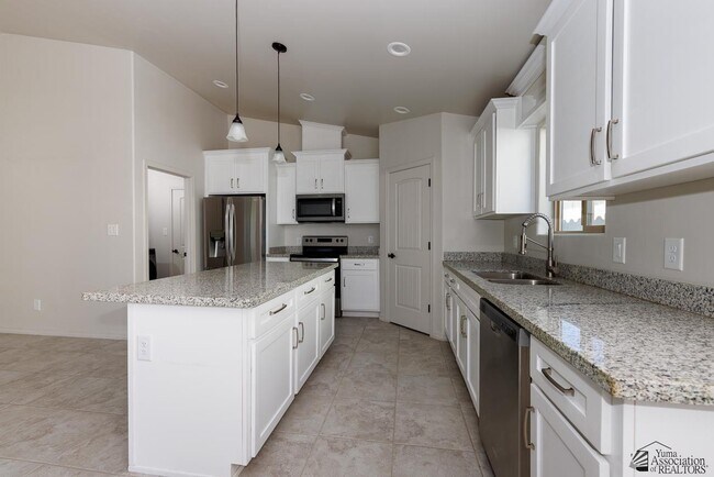 Building Photo - 8649 E 41st St