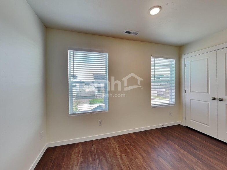 Building Photo - 9364 W Shumard St
