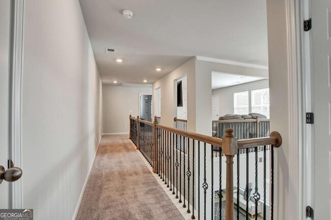 Building Photo - 297 Delta Dr