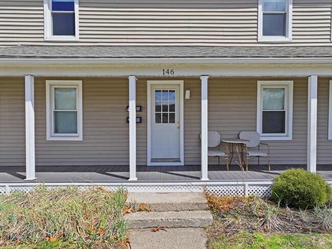 Building Photo - 146 Hecla St