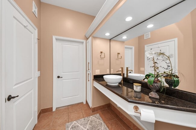 Building Photo - 2203 Dorrington St