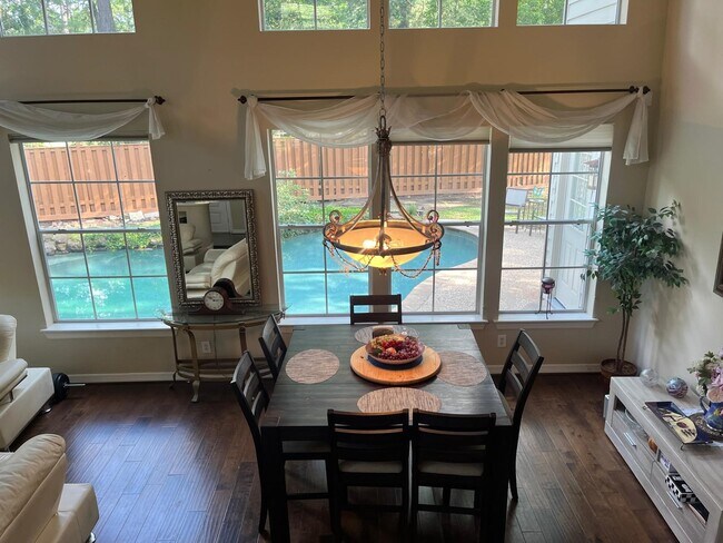 Building Photo - 3 Candle Pine Pl