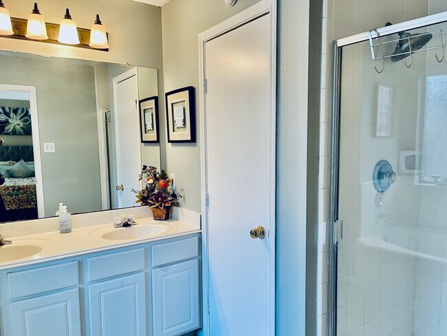 Building Photo - 118 Willoughby Ct