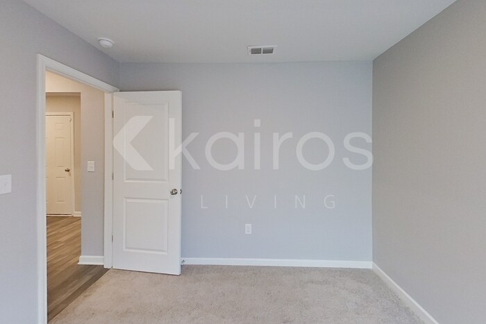 Building Photo - 280 Laurel Springs Dr