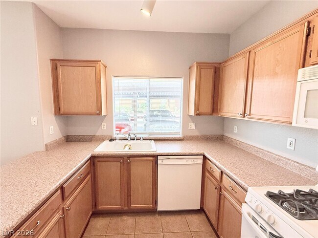 Building Photo - 3850 Juno Beach St