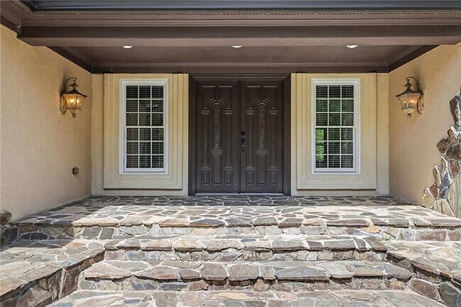 Building Photo - 3950 Spalding Dr