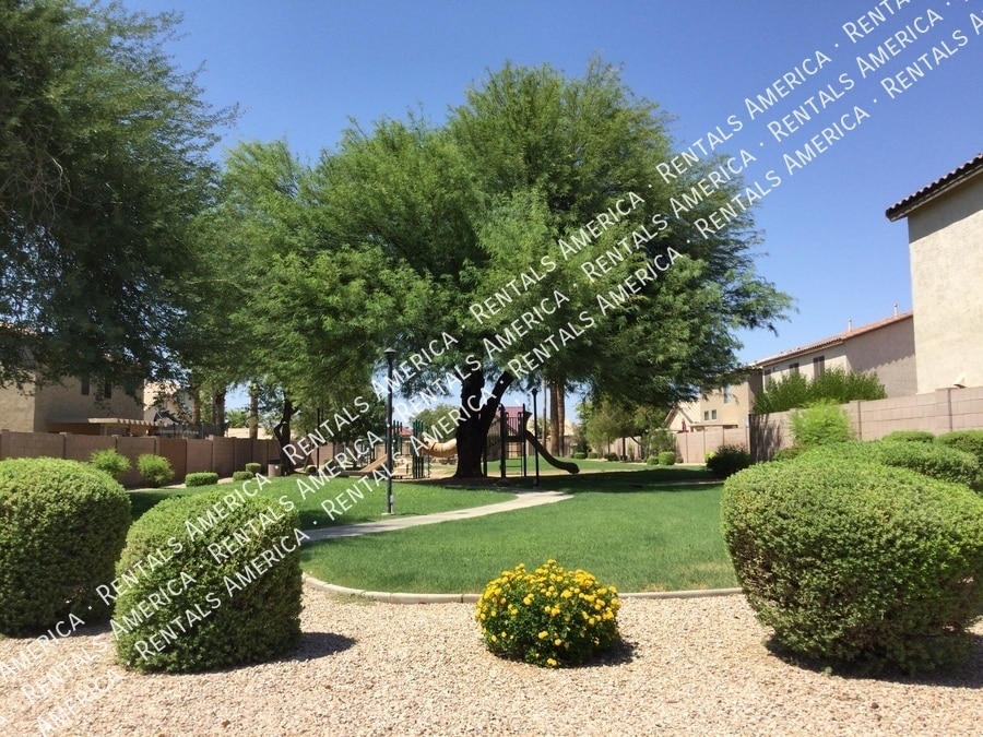 Building Photo - 2738 E Indian Wells Pl