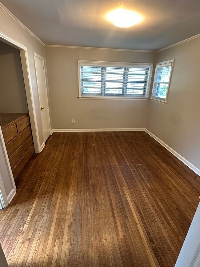 Building Photo - 3BD/1.5BA Home located in Colonial Acres!