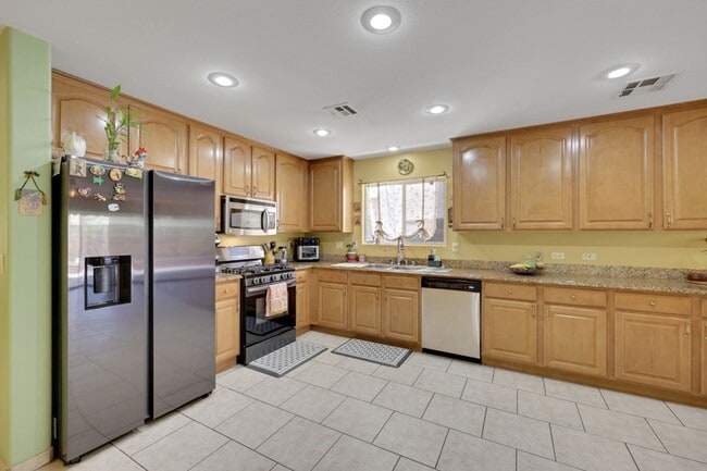 Building Photo - Southern Highlands 3 Bed 2 Bath Single-Story Home with Large Kitchen, Open Layout, Covered Patio