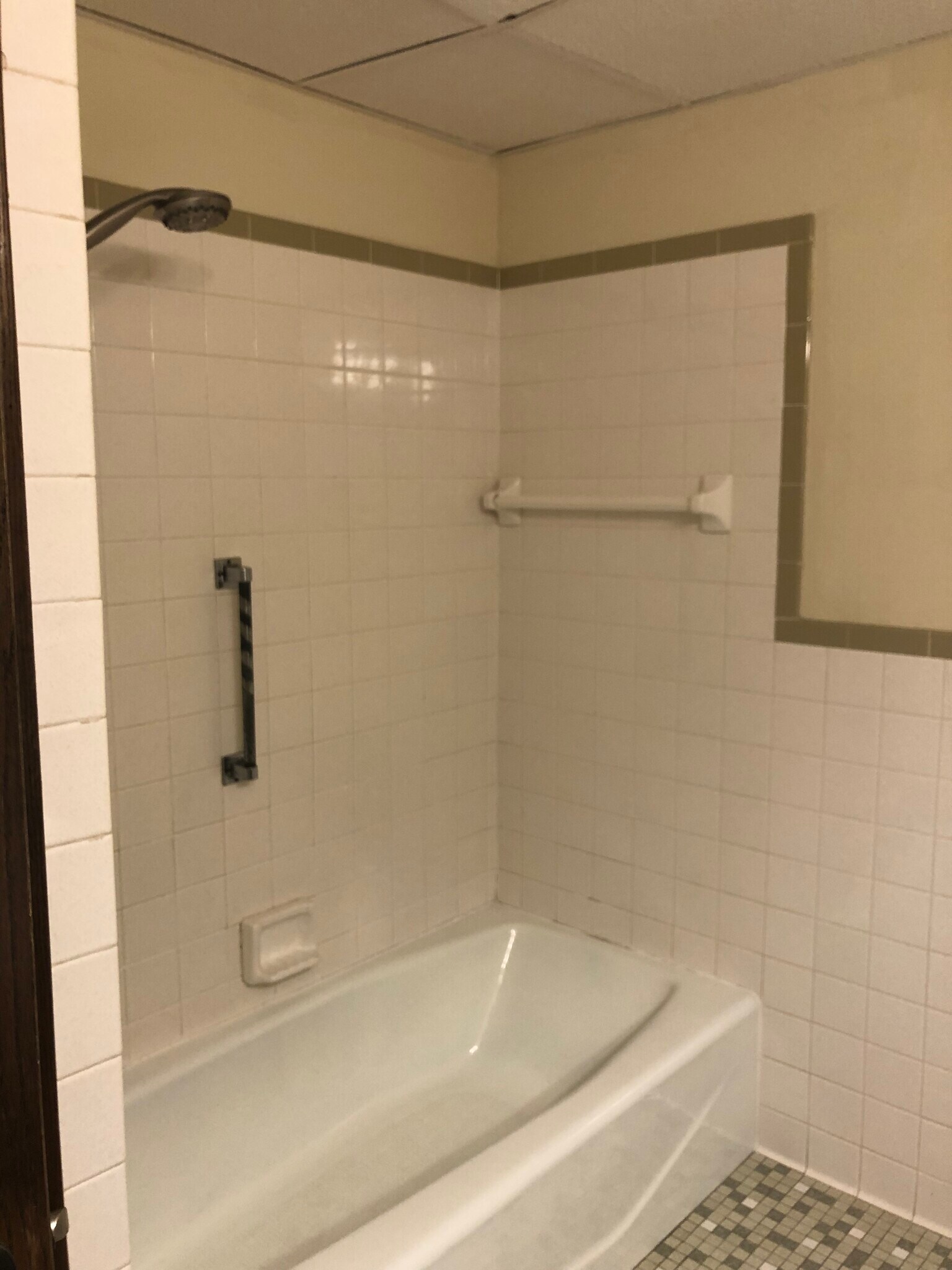 Building Photo - 304 4th St S