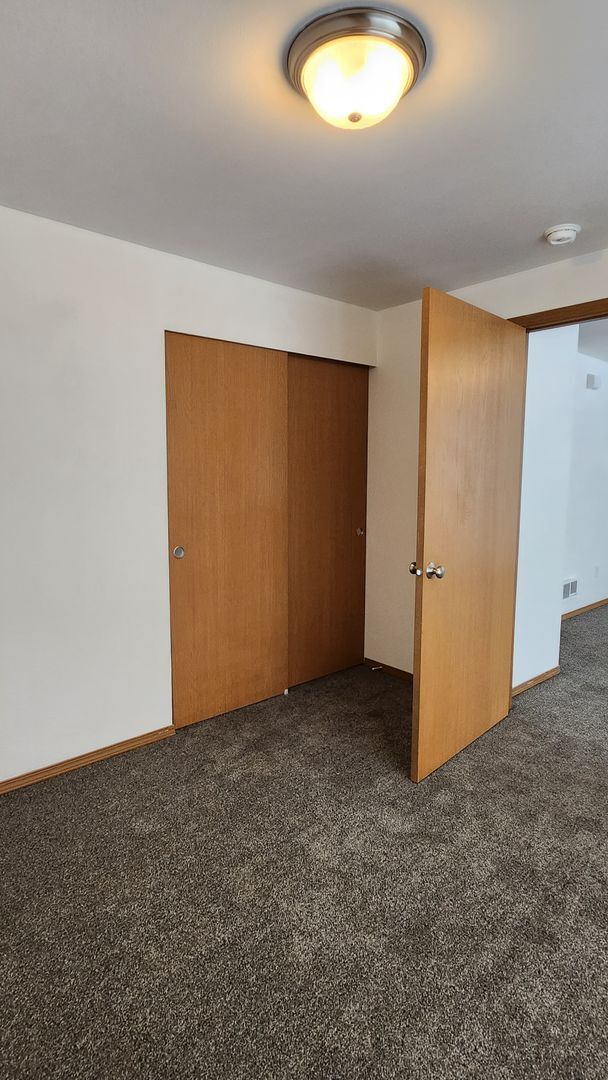 Building Photo - 2 bed 1 bath home in the country with park...