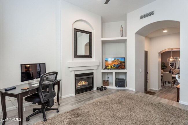 Building Photo - 28990 N White Feather Ln
