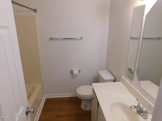 Building Photo - 132 Witten Cir