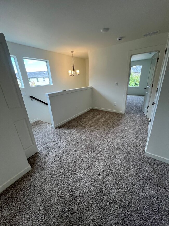 Building Photo - Brand new beautiful townhome in Vancouver!...