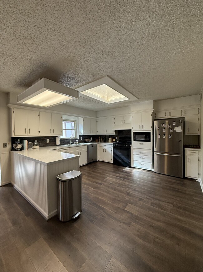 Building Photo - 2709 57th St