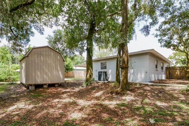 Building Photo - 7303 Willow Park Dr