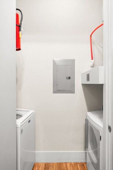 Building Photo - 2600 Hillsboro Pike