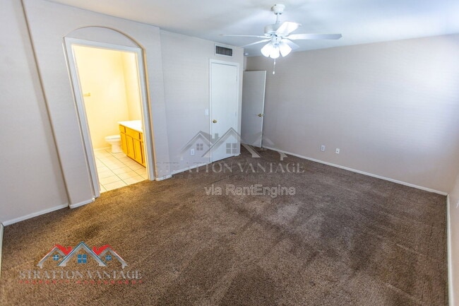Building Photo - 12913 W Palm Ln