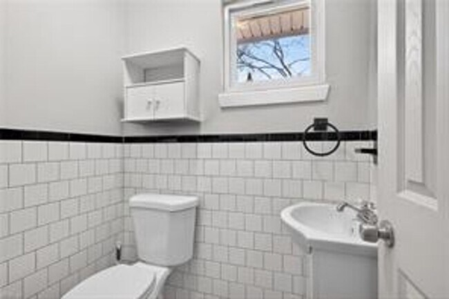 Building Photo - 803 Townsend Ct